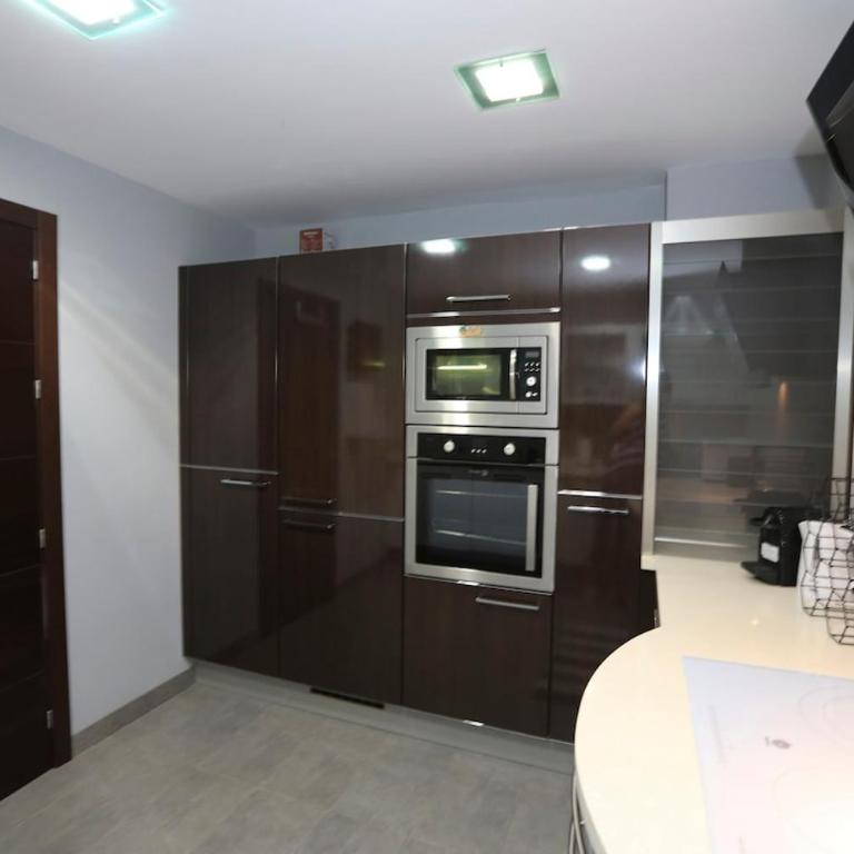 Stunning 2BR Apartment with Panoramic Sea Views - Two-Bedroom Apartment - 26
