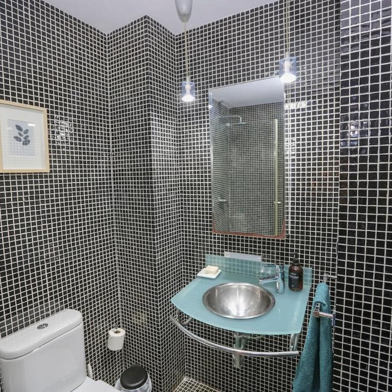 Stunning 2BR Apartment with Panoramic Sea Views - Two-Bedroom Apartment - 28
