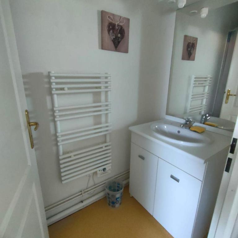 Très joli appartement à 5 minutes à pied de la mer - Apartment mit 1 Schlafzimmer - 7