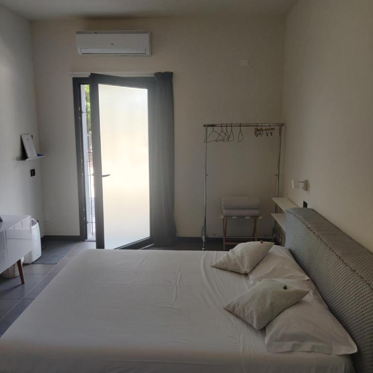 Cinque Terre Room Rental SULLA VIA - Camera Matrimoniale con Bagno Privato - 9