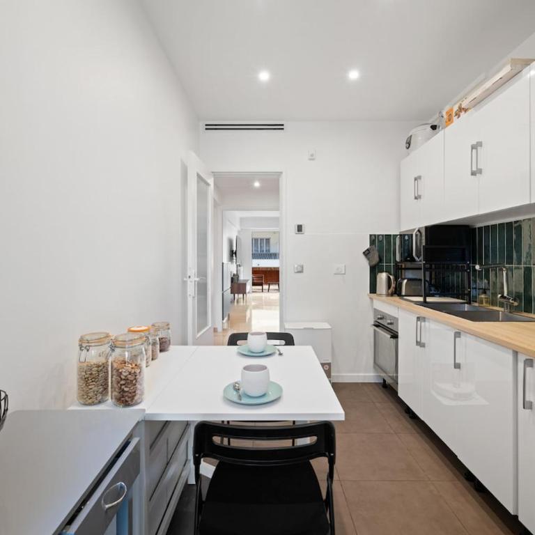 110 m2 Family, 3 bedrooms AC and Terrace Beach 8 min away - Appartement 3 Chambres avec Balcon - 15