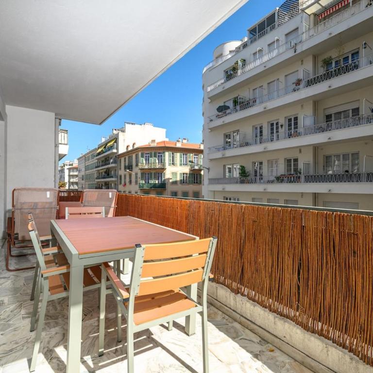 110 m2 Family, 3 bedrooms AC and Terrace Beach 8 min away - Appartement 3 Chambres avec Balcon - 3