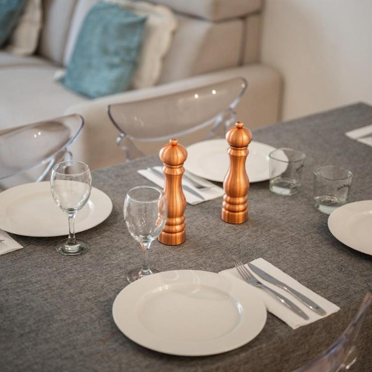 110 m2 Family, 3 bedrooms AC and Terrace Beach 8 min away - Appartement 3 Chambres avec Balcon - 36