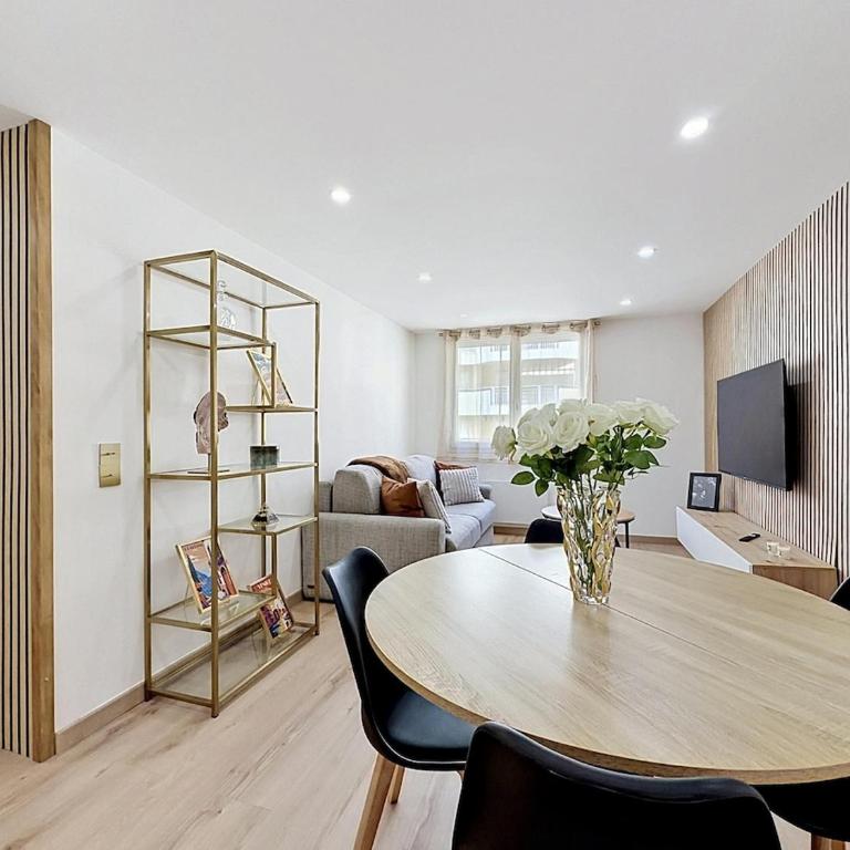 Magnifique appartement rénové dans le cœur de Menton - Two-Bedroom Apartment - 6