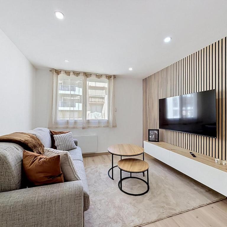 Magnifique appartement rénové dans le cœur de Menton - Two-Bedroom Apartment - 14