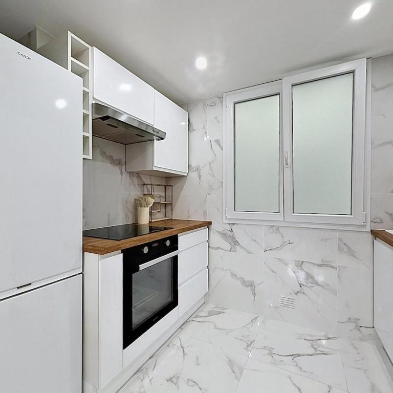 Magnifique appartement rénové dans le cœur de Menton - Two-Bedroom Apartment - 24