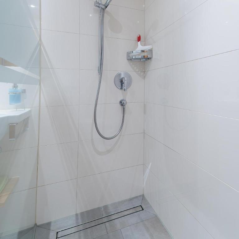 Haus Gant - Apartment mit Dusche - 11
