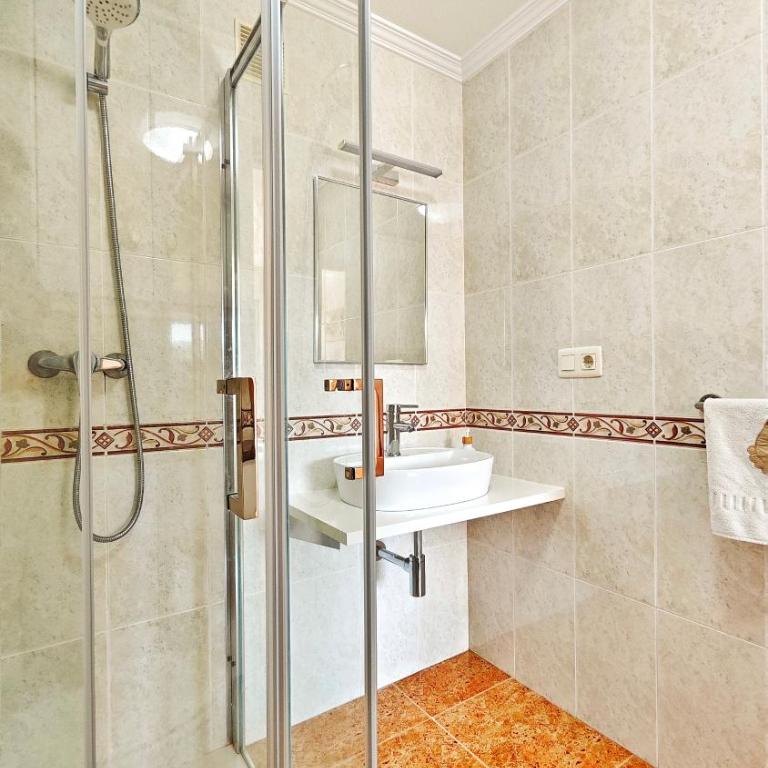 Desconectaengalicia La Perla, piscina y parking - Appartamento - 15