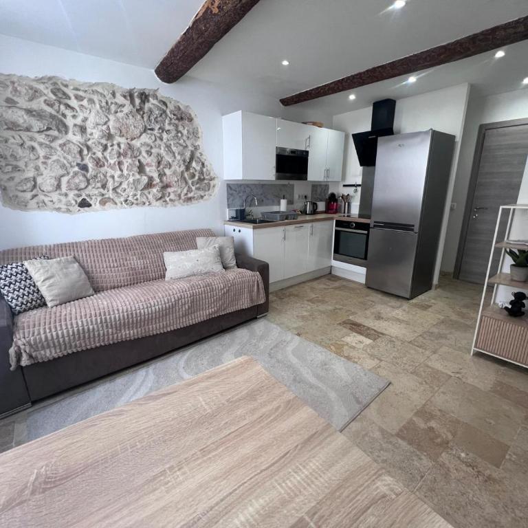 Charmant appartement rénové au cœur du Vieil Antibes - One-Bedroom Apartment - 1