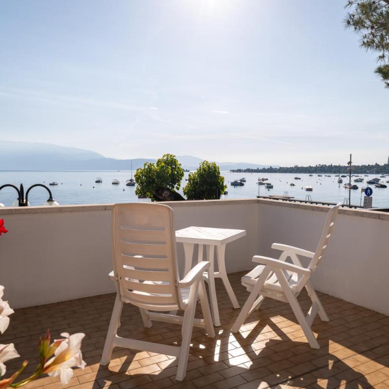 Bellerive Ristorante Albergo - Camera Matrimoniale con Vista Lago - 5