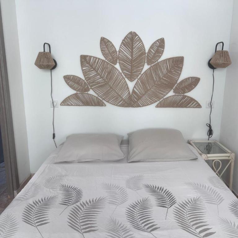 Charmant appartement rénové au cœur du Vieil Antibes - One-Bedroom Apartment - 5