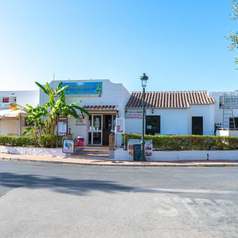 Tropicana 6C - Apartment with Sea Views, Large Terrace and BBQ - Appartement 2 Chambres avec Terrasse et Vue sur la Mer - 24