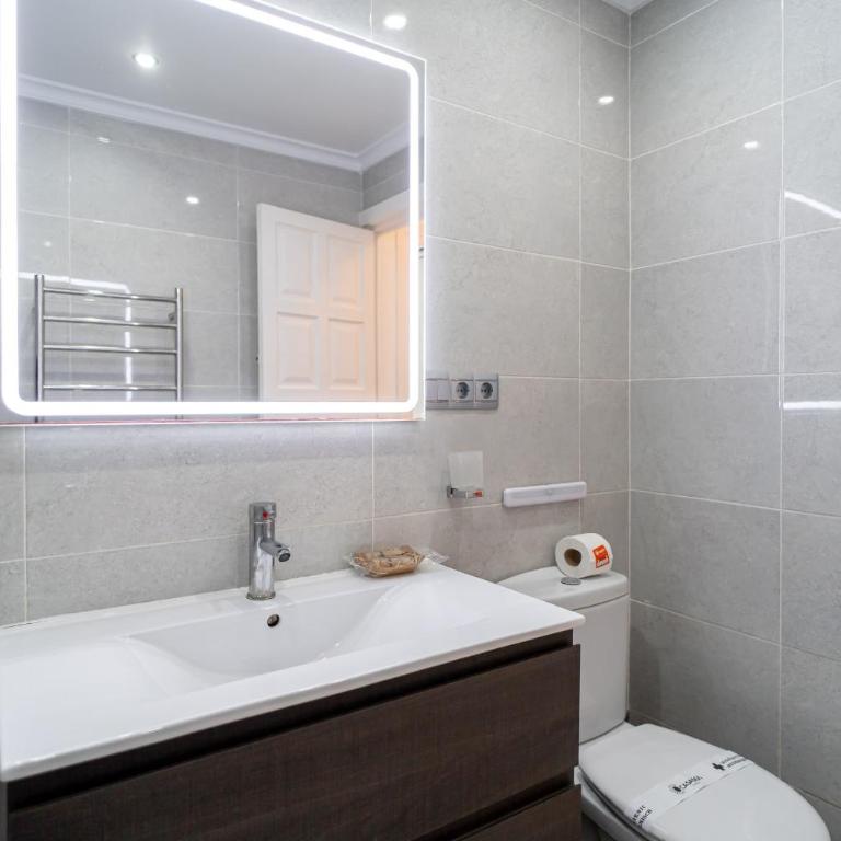 Tropicana 6C - Apartment with Sea Views, Large Terrace and BBQ - Appartement 2 Chambres avec Terrasse et Vue sur la Mer - 30