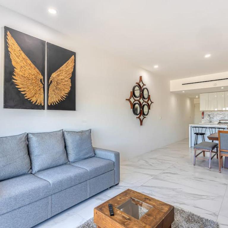 Luxury Condo with Shared Gym, Rooftop Pool, and Centrally Located - Maison de Vacances - 4