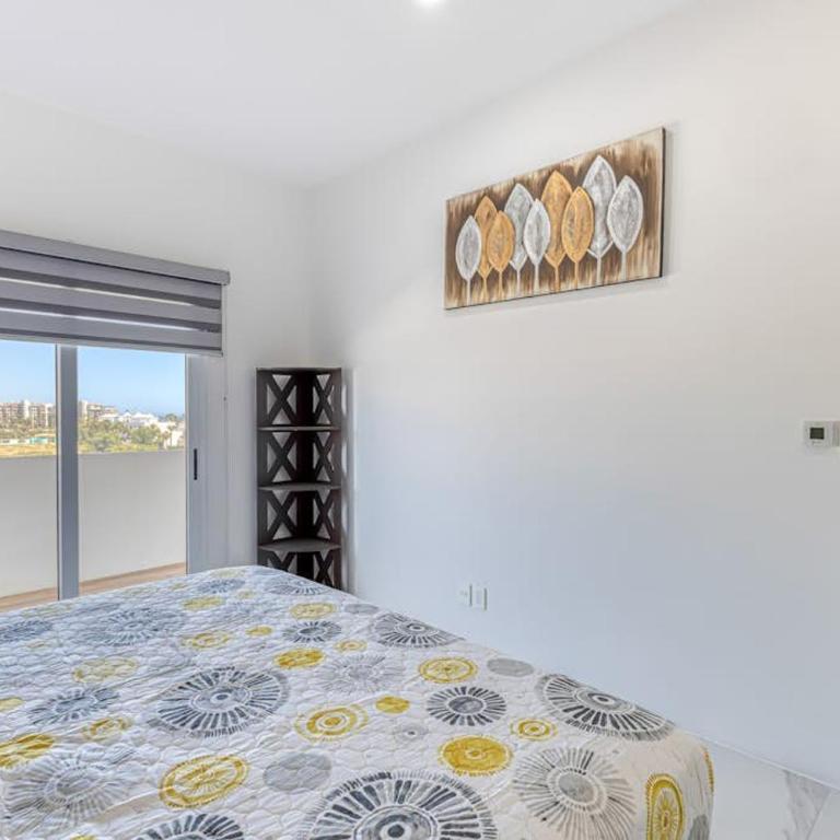 Luxury Condo with Shared Gym, Rooftop Pool, and Centrally Located - Maison de Vacances - 14