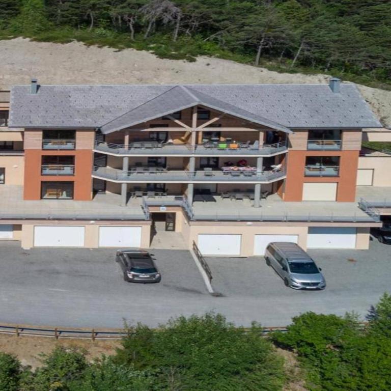 Mobile homes for 4 people with lake view in Residence L'Ecrin du Lac, Chorges - Appartement 2 Chambres - 19