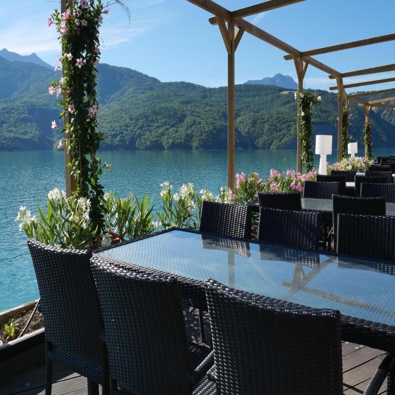 Mobile homes for 4 people with lake view in Residence L'Ecrin du Lac, Chorges - Appartement 2 Chambres - 17