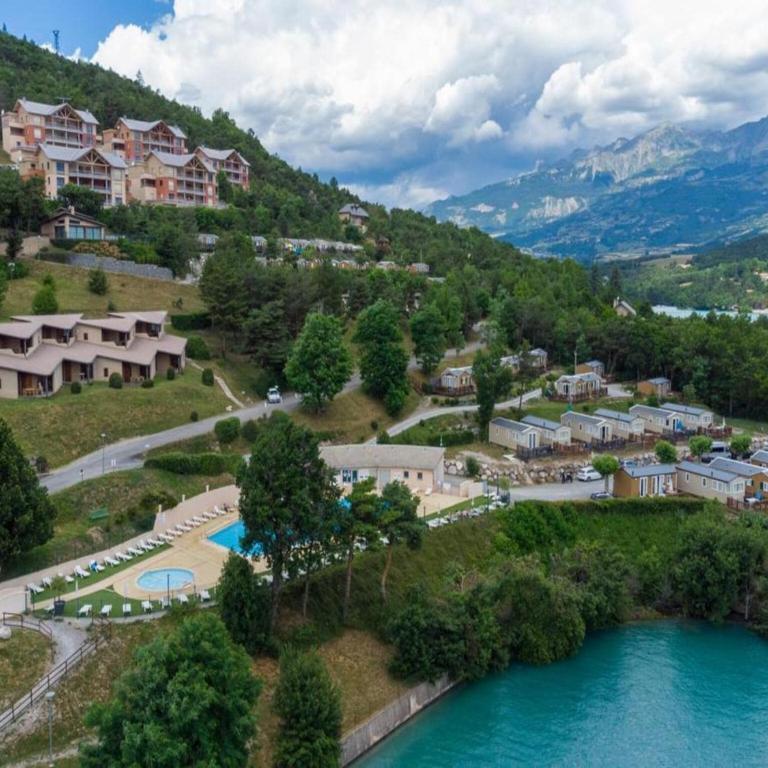 Mobile homes for 4 people with lake view in Residence L'Ecrin du Lac, Chorges - Appartement 2 Chambres - 7
