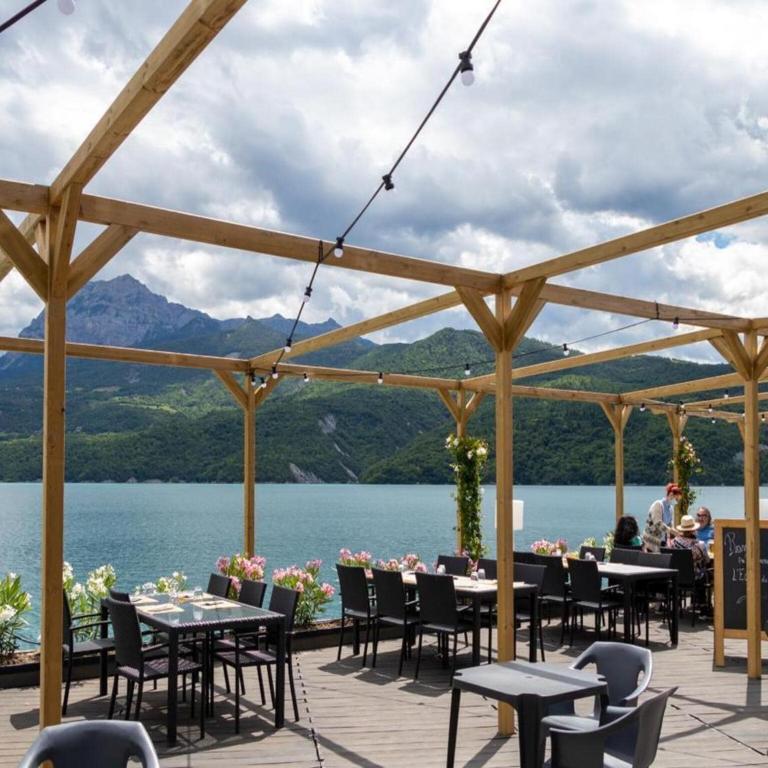 Mobile homes for 4 people with lake view in Residence L'Ecrin du Lac, Chorges - Appartement 2 Chambres - 8