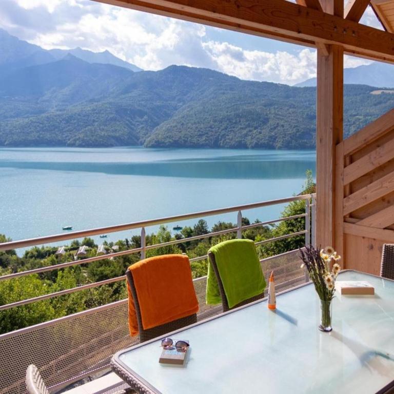 Mobile homes for 4 people with lake view in Residence L'Ecrin du Lac, Chorges - Appartement 2 Chambres - 2