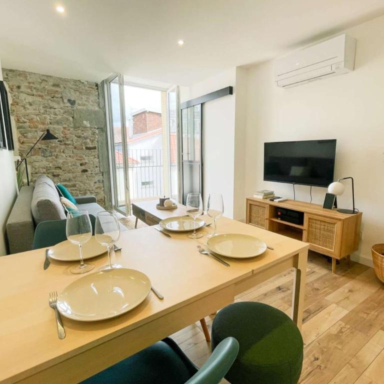 Clary – T2 climatisé lumineux • 4 pers • Hyper centre Grenoble • Vue montagnes - One-Bedroom Apartment with Balcony - 6