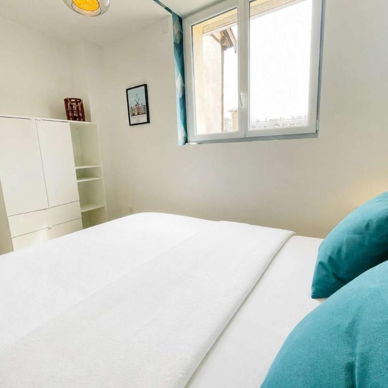 Clary – T2 climatisé lumineux • 4 pers • Hyper centre Grenoble • Vue montagnes - One-Bedroom Apartment with Balcony - 10