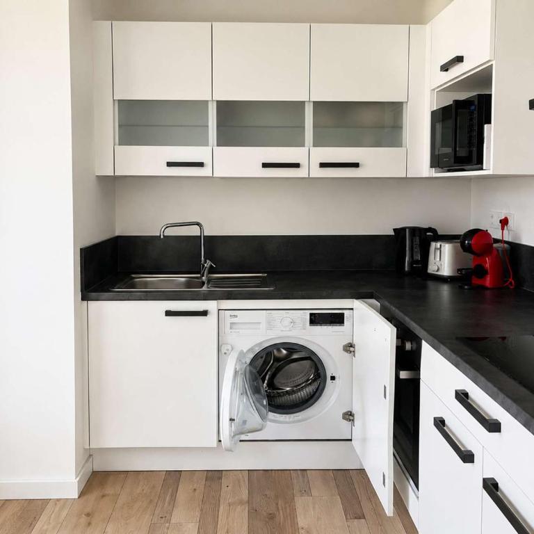 Clary – T2 climatisé lumineux • 4 pers • Hyper centre Grenoble • Vue montagnes - One-Bedroom Apartment with Balcony - 15