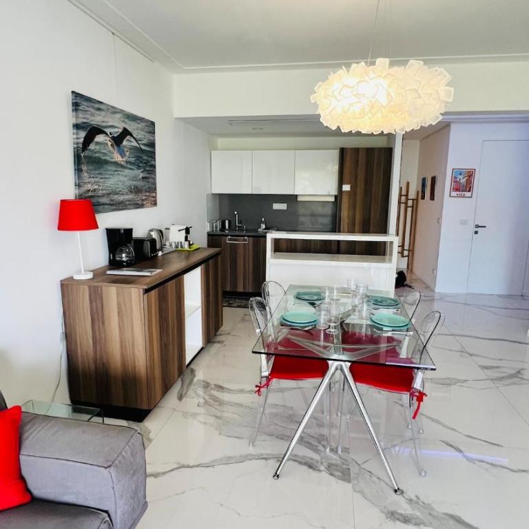 Beautiful apartment with sea view private parking beach - Appartement 2 Chambres avec Balcon et Vue sur la Mer - 16