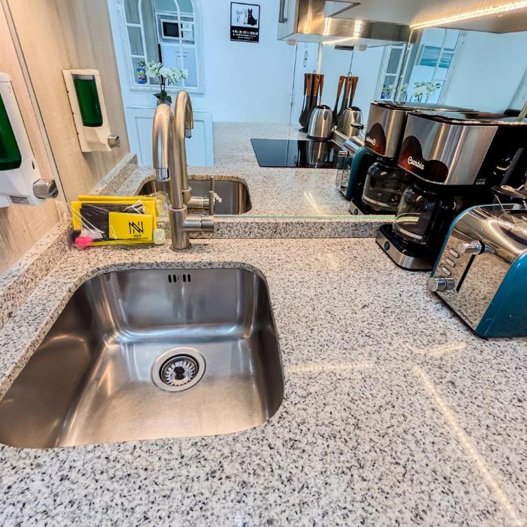 Skol 438 Super One-bedroom Apartment with Sea Views - Appartement - 22