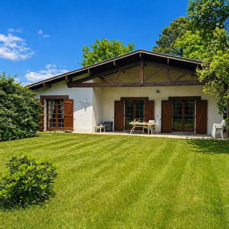 La Villa familiale du Soleil Levant grand jardin - Three-Bedroom House - 1