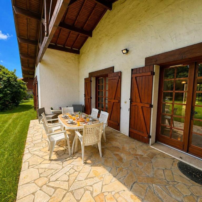 La Villa familiale du Soleil Levant grand jardin - Three-Bedroom House - 2