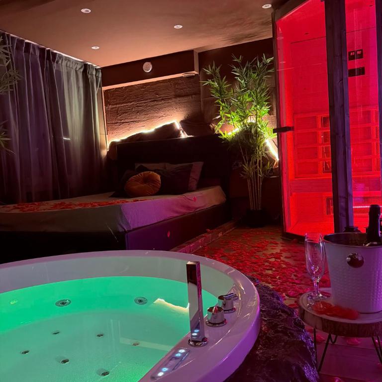 Ama Collection Esclusive Spa - Appartamento con 2 Camere da Letto e con Piscina Privata - 4