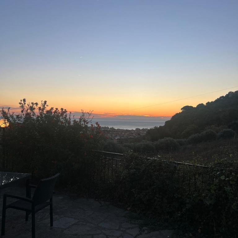 Enjoy the stunning views in Muzazzi, our Riviera Home - Casa Vacanze - 3
