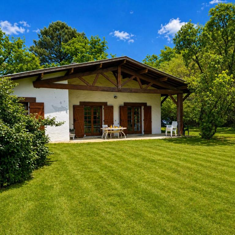 La Villa familiale du Soleil Levant grand jardin - Three-Bedroom House - 12