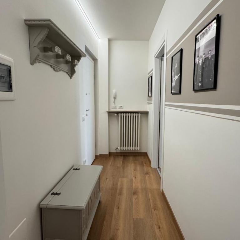 Grisoni Brothers' Lake House - Grisoni Streetview - Two-Bedroom Apartment - 2