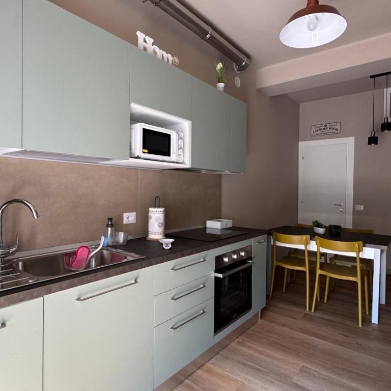 Grisoni Brothers' Lake House - Grisoni Streetview - Two-Bedroom Apartment - 15