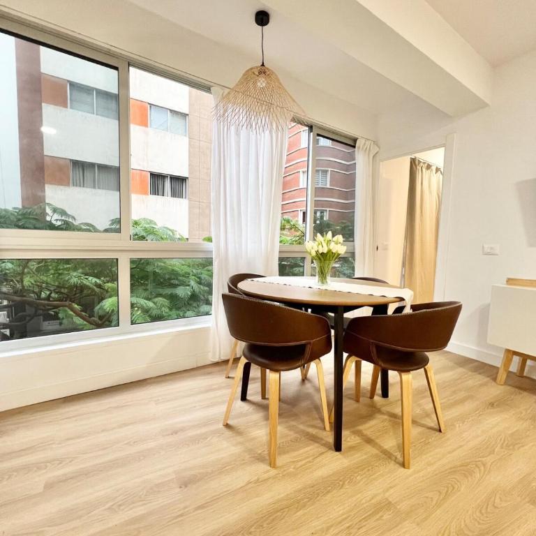 Heart of Santa Cruz - Two-Bedroom Apartment - 18