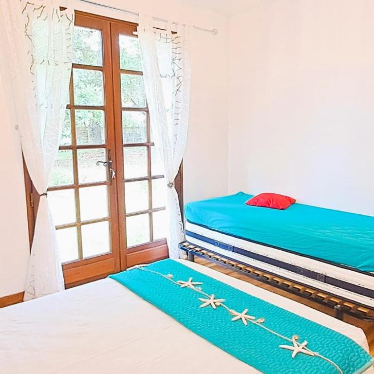 La Villa familiale du Soleil Levant grand jardin - Three-Bedroom House - 26