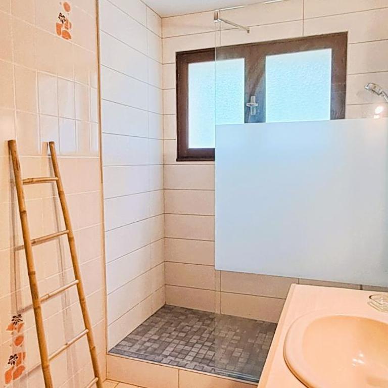 La Villa familiale du Soleil Levant grand jardin - Three-Bedroom House - 28
