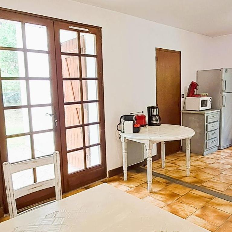 La Villa familiale du Soleil Levant grand jardin - Three-Bedroom House - 35