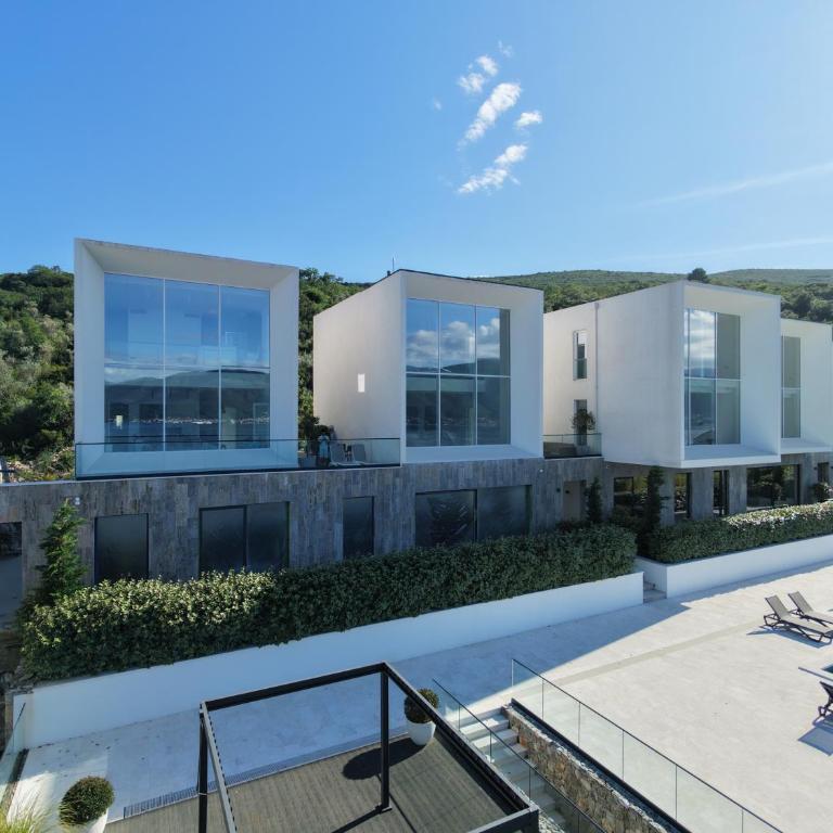 The Cube Luxury Experience, Boka Bay View, Tivat Kotor Bay, Duplex Pool & Terrace - Superior Villa - 2