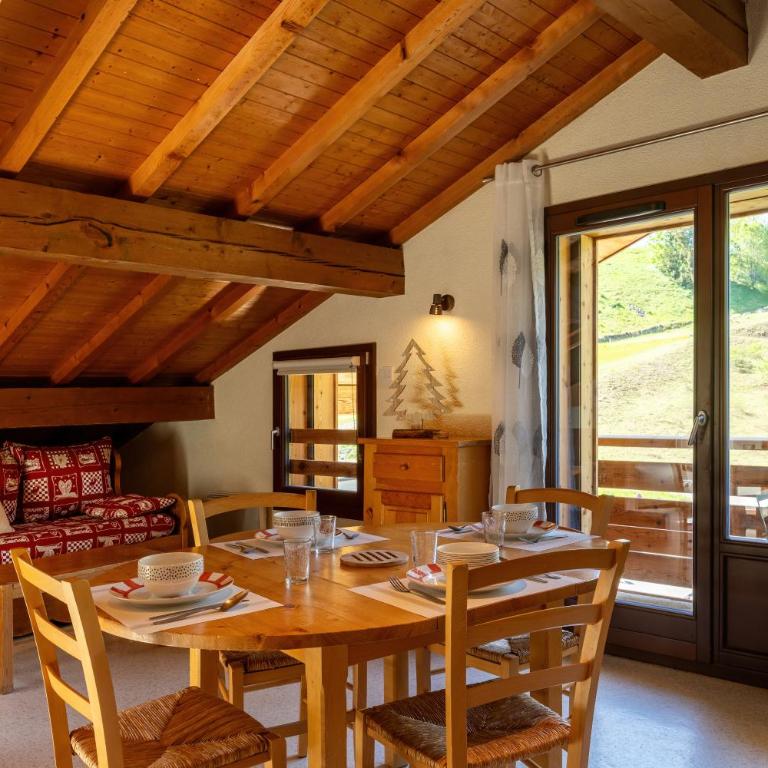 11 Appartements LE CHALET DU PLESSIS de 2 à 10 personnes au cœur du village - Appartement 2 Chambres avec Vue sur la Montagne - 6