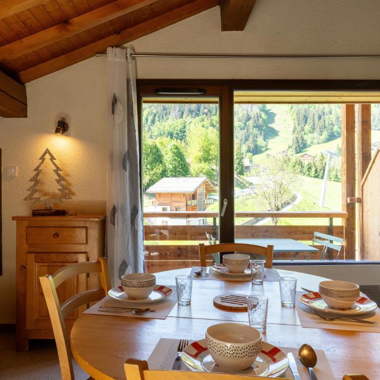 11 Appartements LE CHALET DU PLESSIS de 2 à 10 personnes au cœur du village - Appartement 2 Chambres avec Vue sur la Montagne - 9