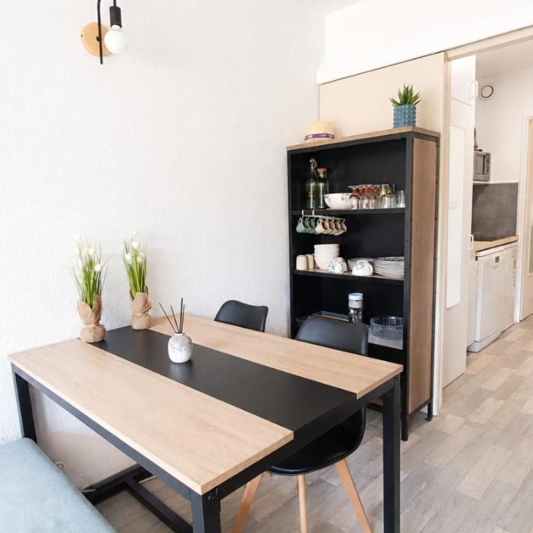 Studio 4 personnes Port de Hyères Plages à pied - Apartment mit 1 Schlafzimmer - 7