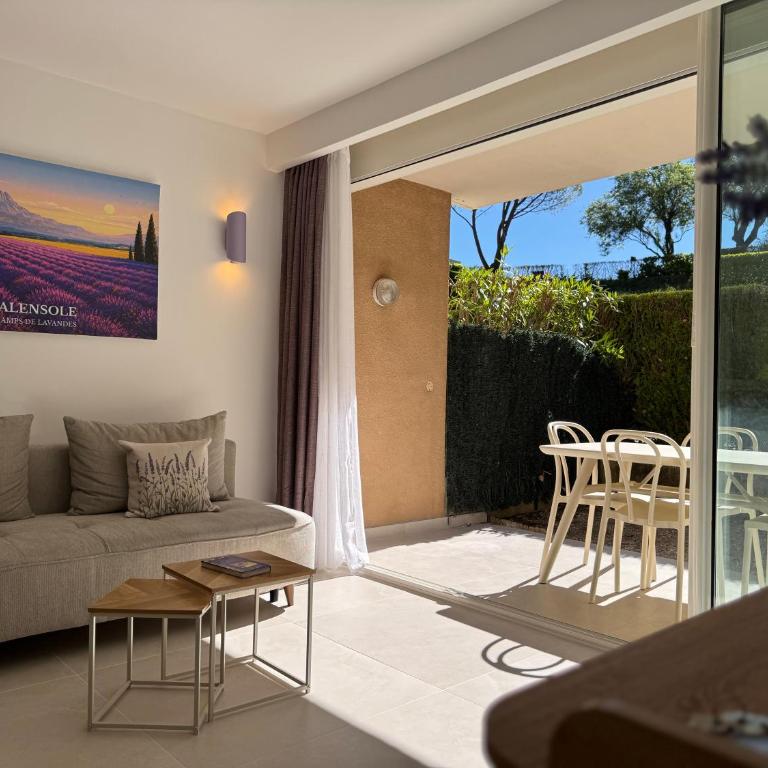 Résidence ALBIZIA - Cure Thermale, Piscine & Parking , Face au Château - Rénové 2026 - One-Bedroom Apartment with Garden - 6