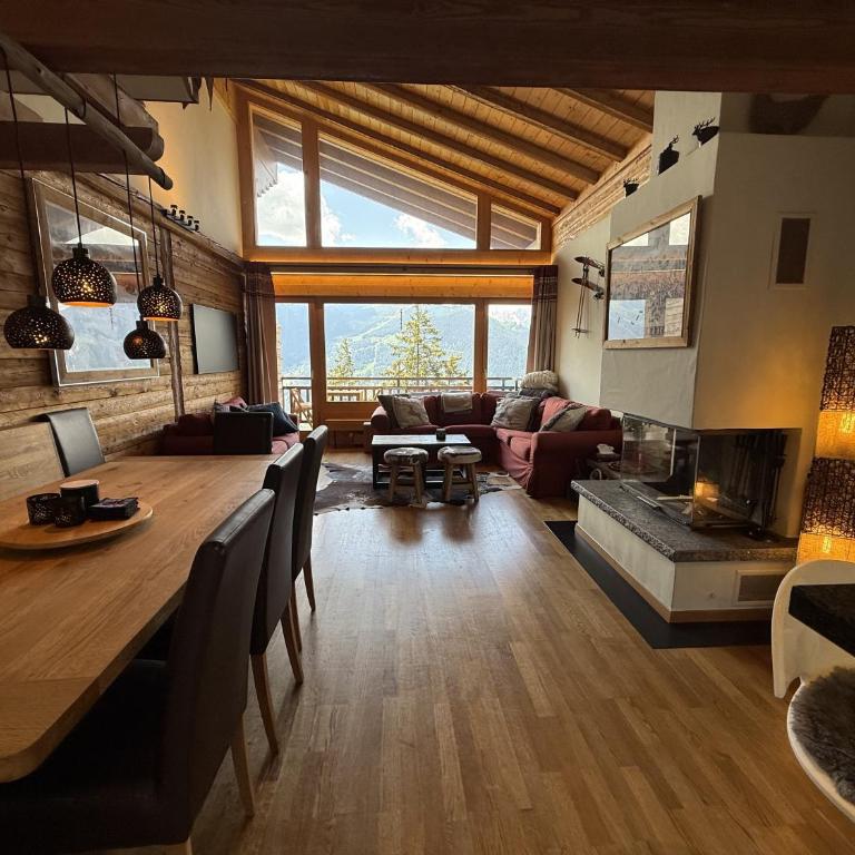 Central Verbier 5-bedroom Penthouse with Pool, Sauna, Gym, Stunning View - Appartement - 1