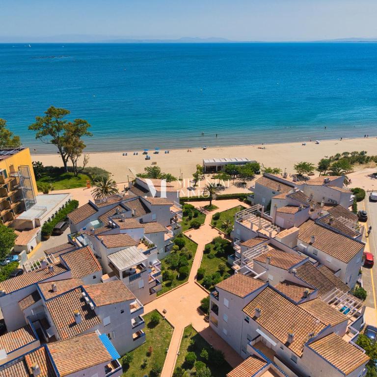 Milenial Immo Beachfront with parking Roses - Apartment mit 2 Schlafzimmern, Terrasse und Meerblick - 35