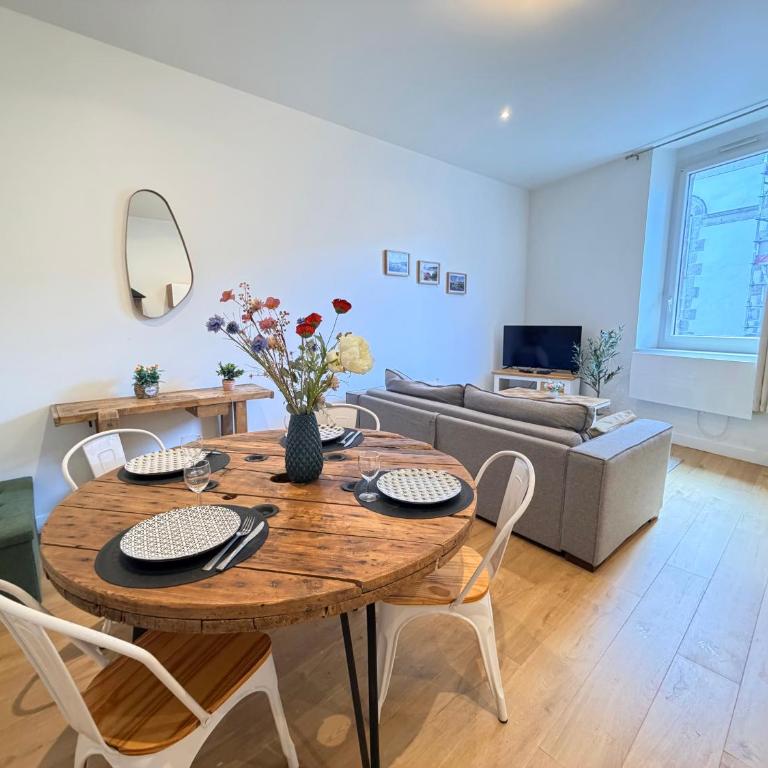 T2 rénové Parking privé Cœur de Vannes - Appartement 2 Chambres - 42