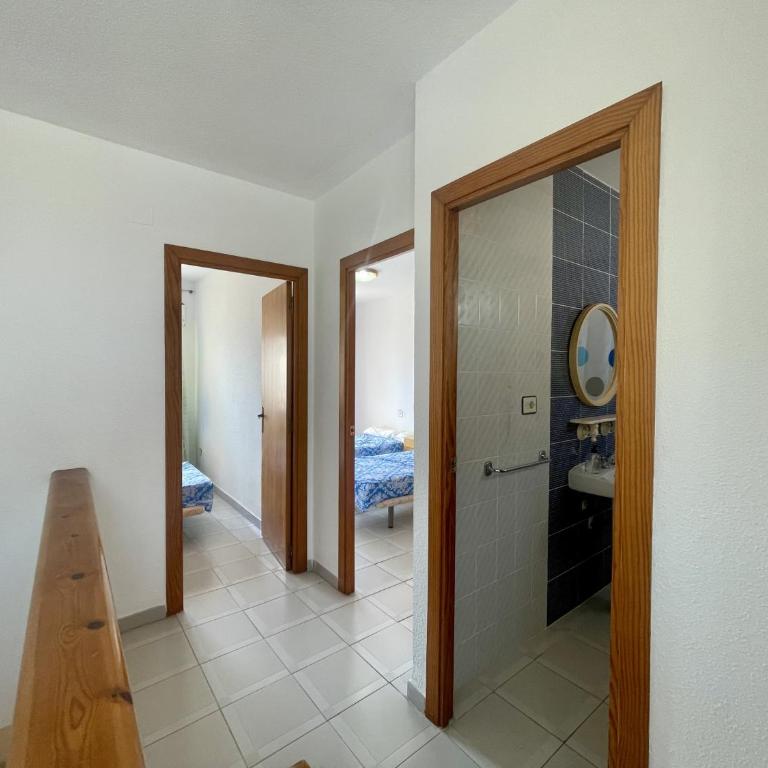 Adosado con Jardín, Parking y Toboganes Acuáticos - Apartment with Terrace - 16
