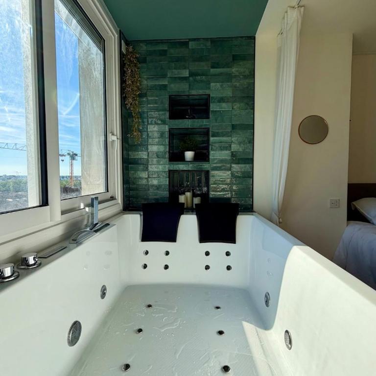 Groovy Suite, Jacuzzi et Clim, T3 métro Saint Cyprien - Apartamento de 2 dormitorios - 7
